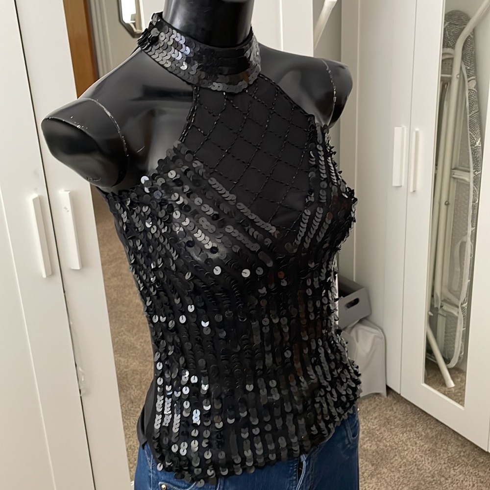 Simple Yet Stunning. - image 3